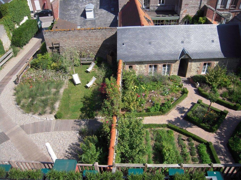 Hotel Restaurant Les Tourelles Le Crotoy Exterior photo
